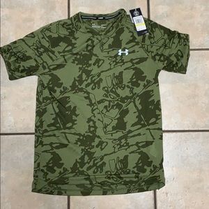Size Medium Under Armour Shirt